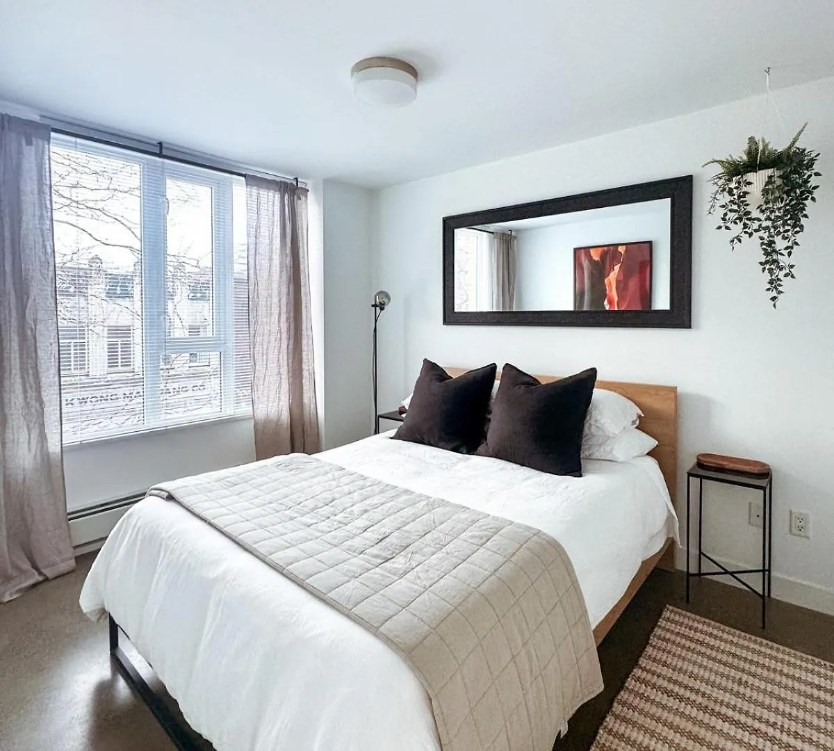 Modern, Bright 2 Bedroom Condo In Historic Chinatown, Downtown Vancouver
