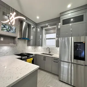 Apartment Modern And New House Near Pne With Big Garden And Free Parking, Vancouver