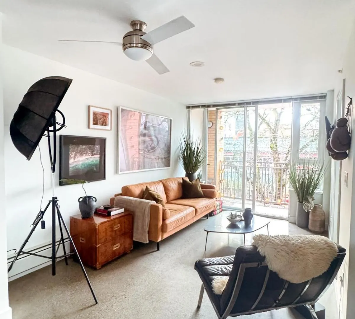 Apartment Modern, Bright 2 Bedroom Condo In Historic Chinatown, Downtown Vancouver Canada