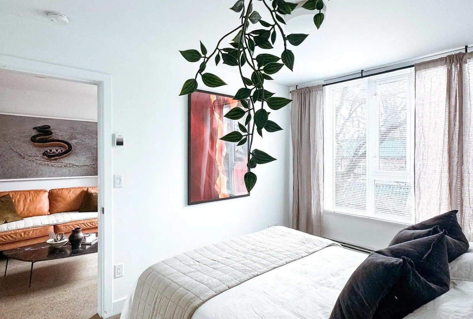 Apartment Modern, Bright 2 Bedroom Condo In Historic Chinatown, Downtown Vancouver Canada