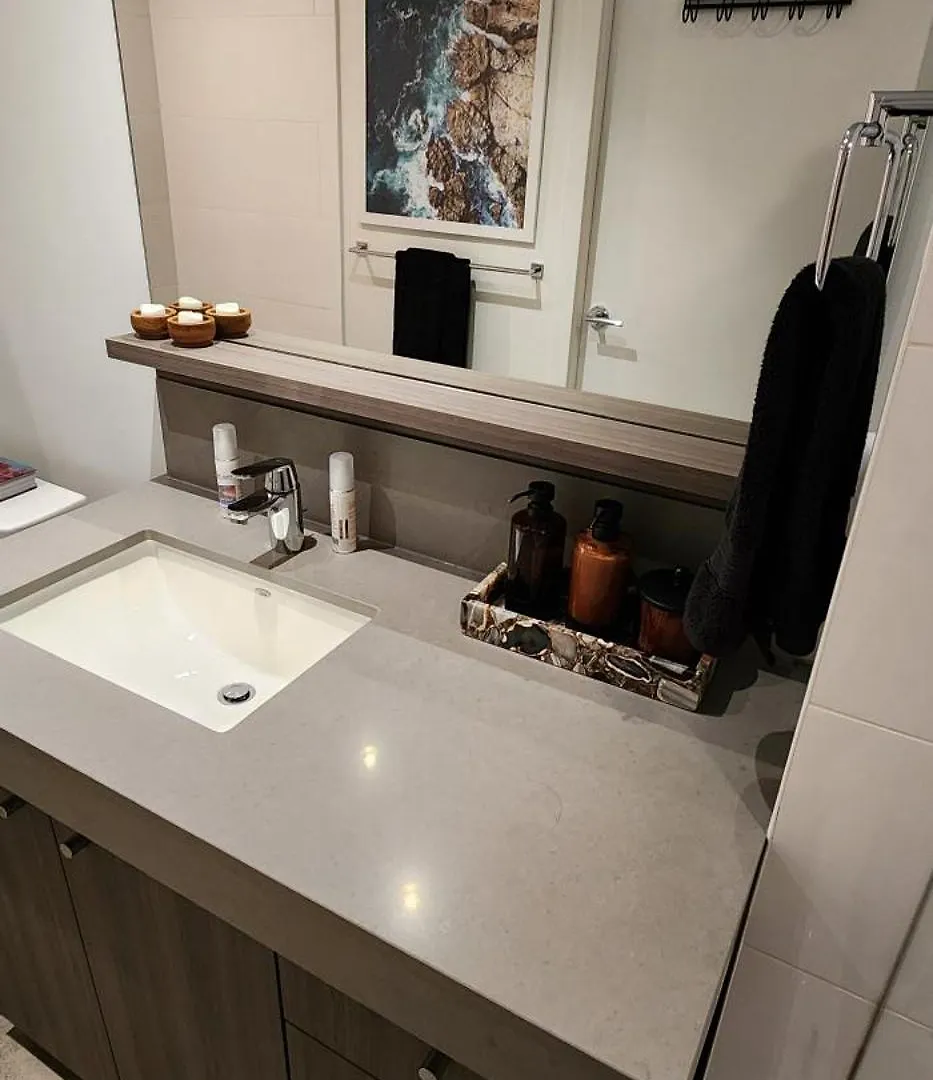 Modern, Bright 2 Bedroom Condo In Historic Chinatown, Downtown Vancouver 0*,
